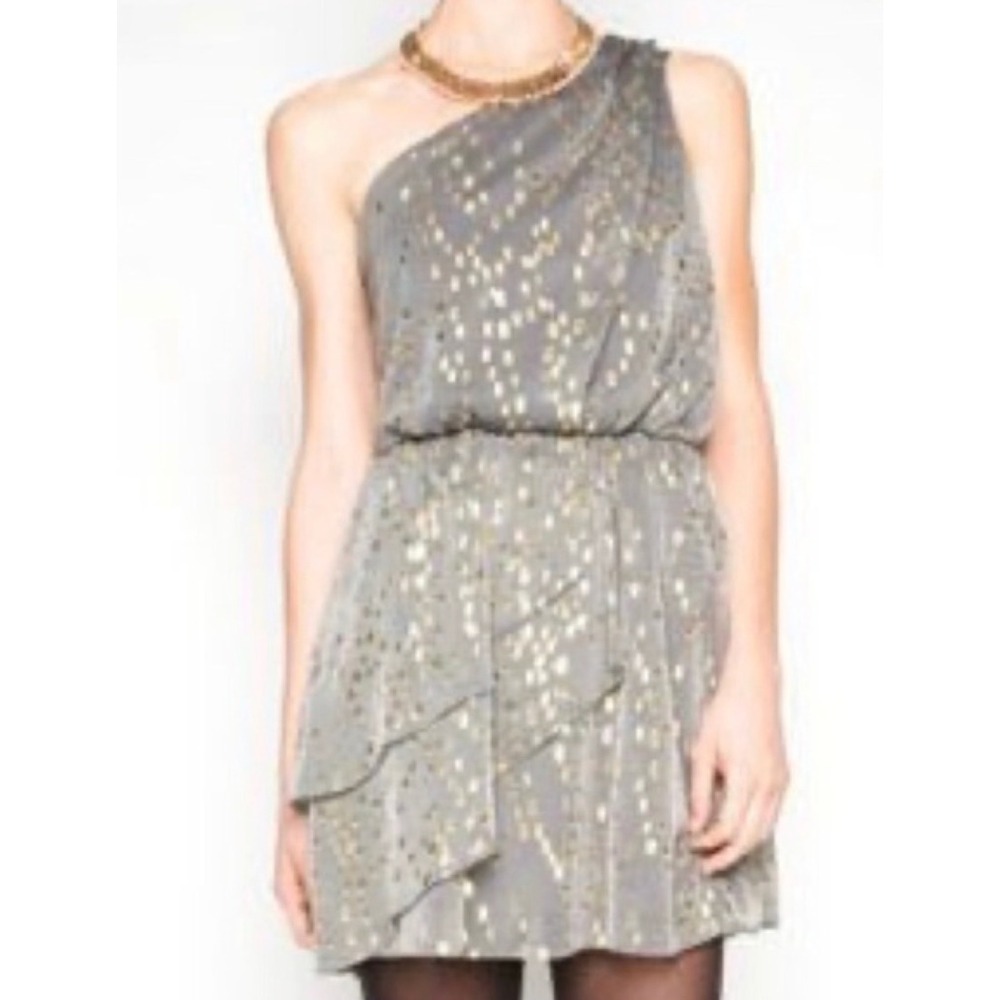 BCBGeneration Gray Metallic Dot One Shoulder Ruffle Tiered Dress Size 8 NWT Glam - Picture 9 of 9
